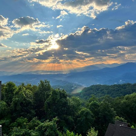 Spacious Gatlinburg Condo With Million Dollar Mountain Views Eksteriør bilde