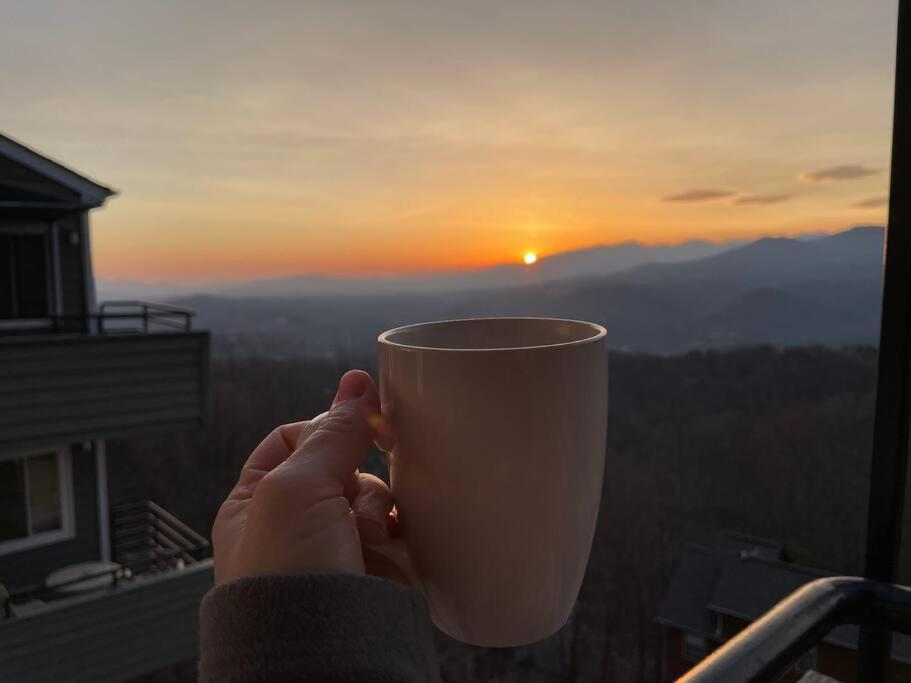 Spacious Gatlinburg Condo With Million Dollar Mountain Views Eksteriør bilde